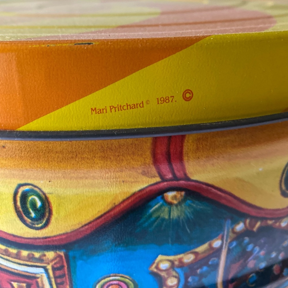 Gorgeous RARE Vintage Mari Pritchard Collector’s Carousel Bertel’s Can Co Tin - Picture 11 of 12